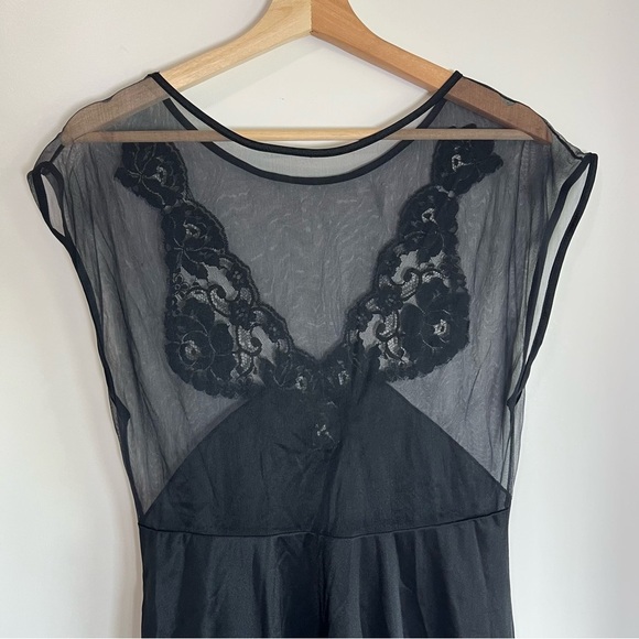 Vintage Avon Fashion Black Lace Delicate Mesh Maxi Nightgown, Size Medium - Picture 10 of 11